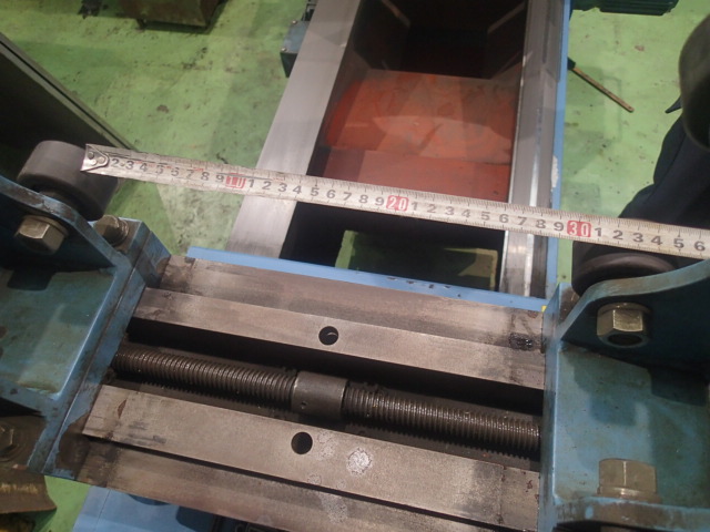 野口工機の端面修正機のSM-1K-1300