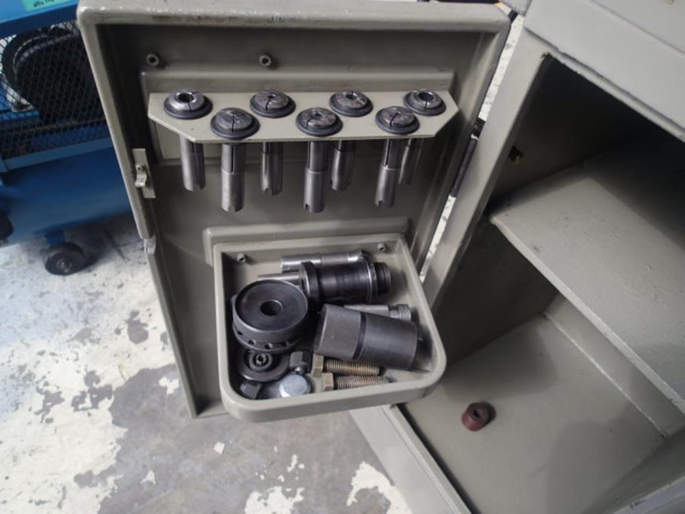 坂崎の刃物研削盤のSG-V10