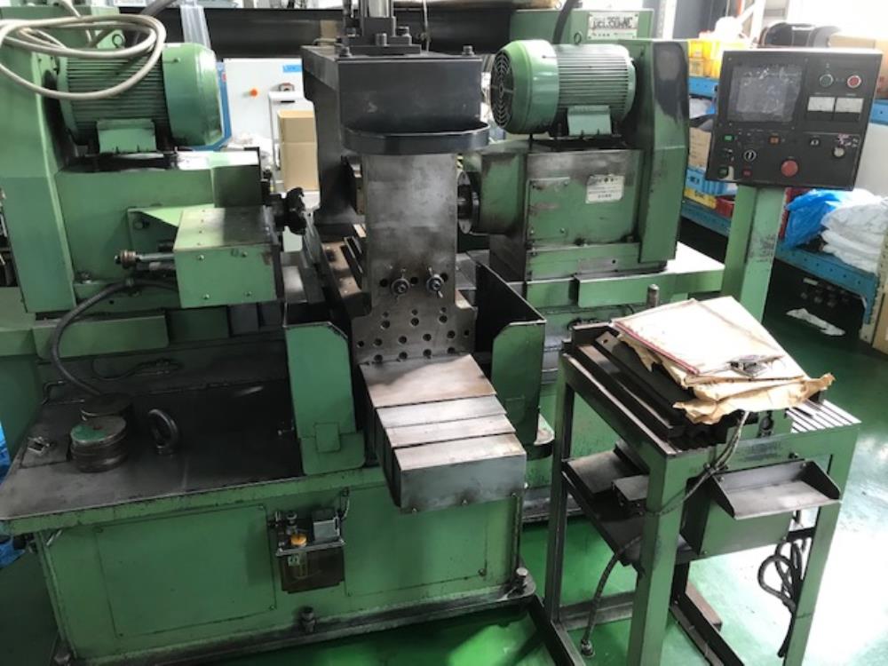 ＮＣフライス盤